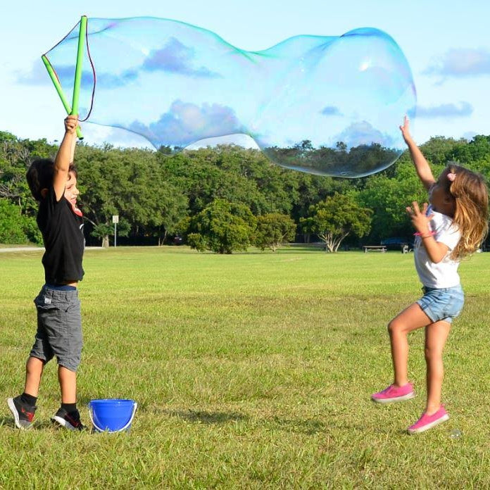 WOWmazing Giant Bubble Kit: Big Bubble Wands & Concentrate